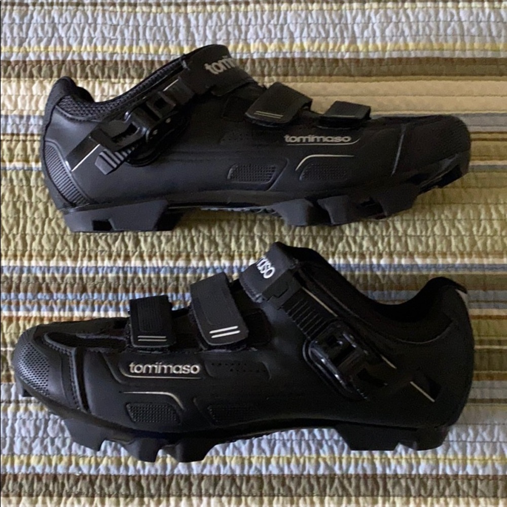 Gently used cycling shoes